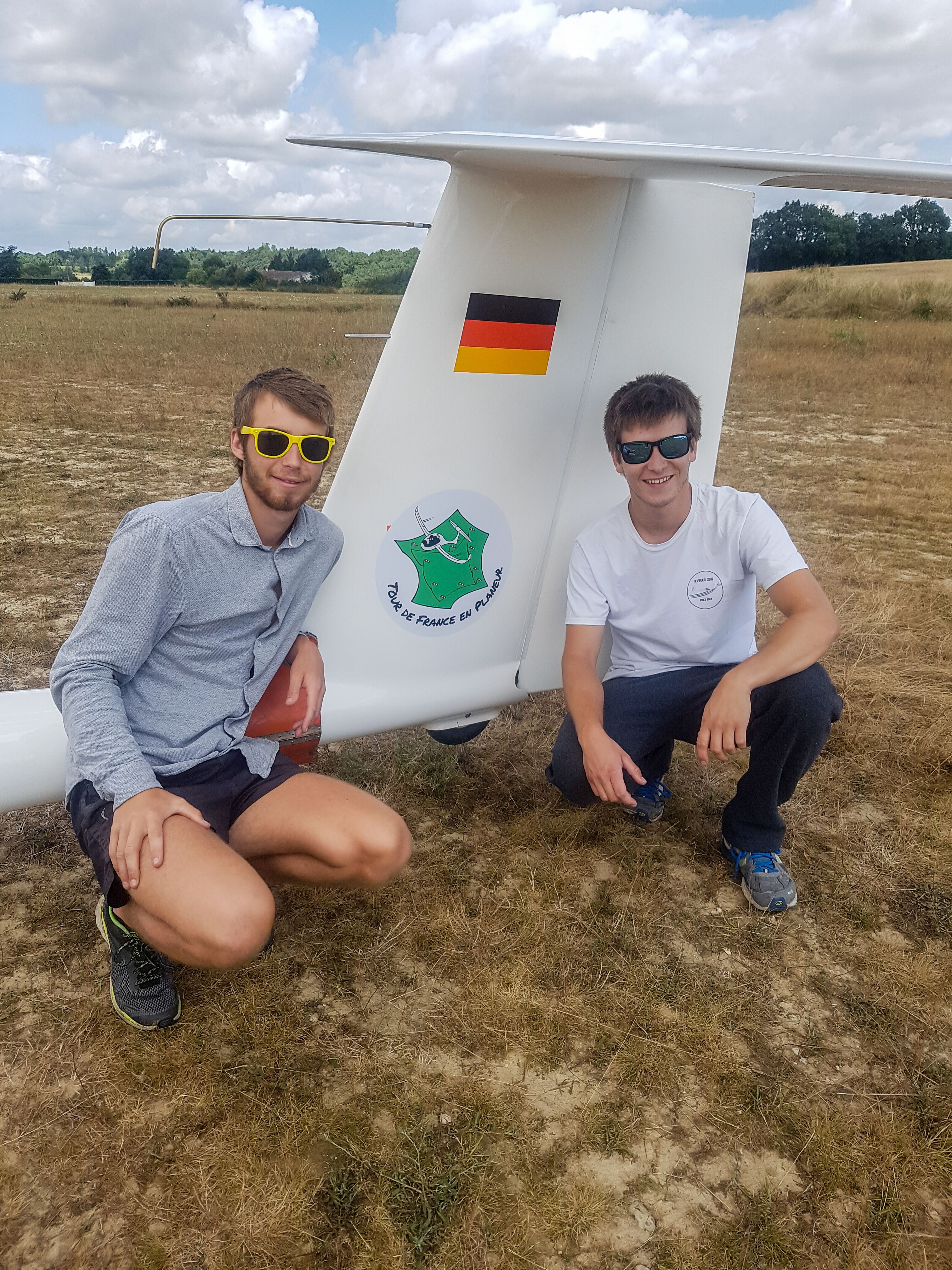 Interview of Clément Corbillé and Ludovic Mondésert who did a “Tour de France” in glider.