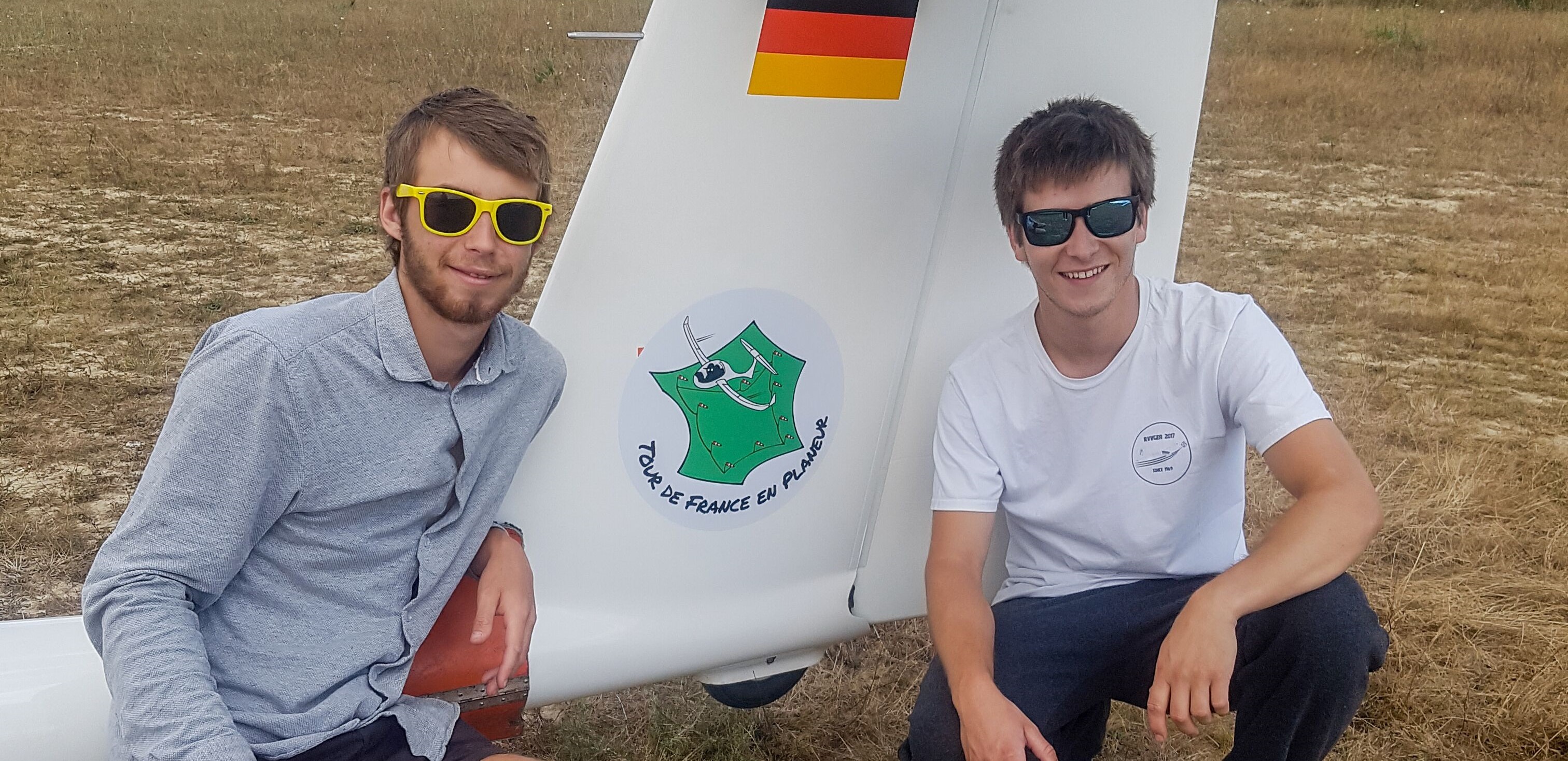 Interview of Clément Corbillé and Ludovic Mondésert who did a “Tour de France” in glider.